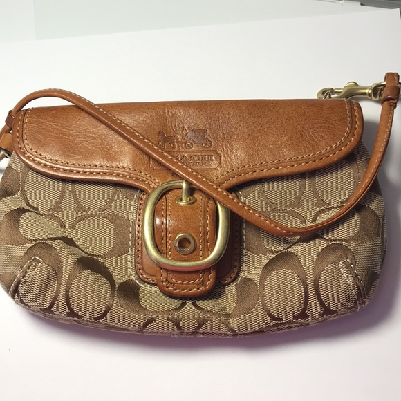 Coach Handbags - Coach Wristlet